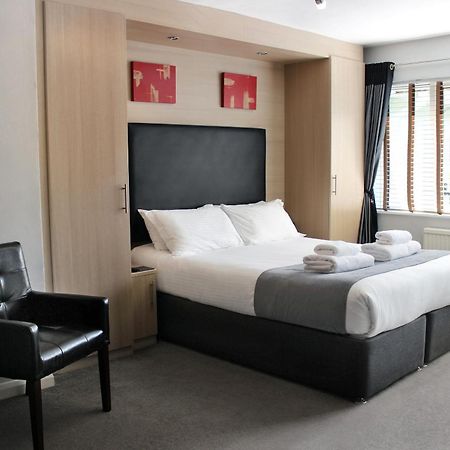 Отель Wickwoods Albourne Экстерьер фото