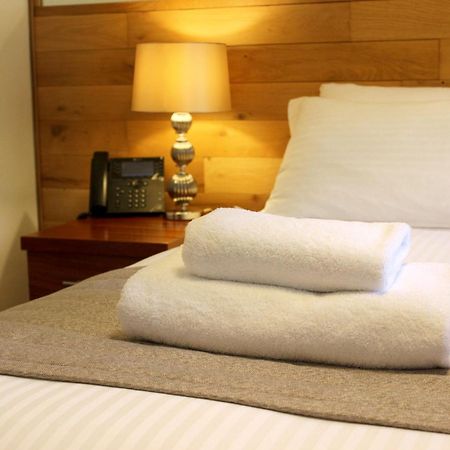 Отель Wickwoods Albourne Экстерьер фото