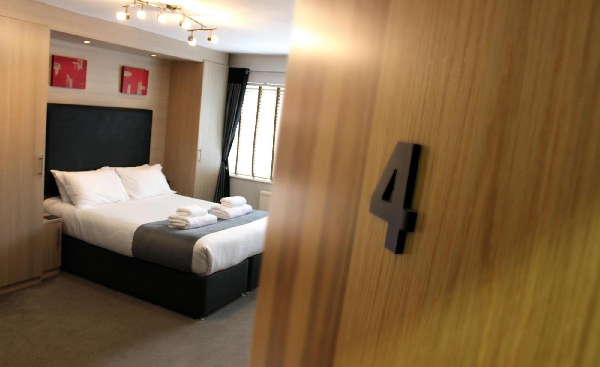 Отель Wickwoods Albourne Экстерьер фото