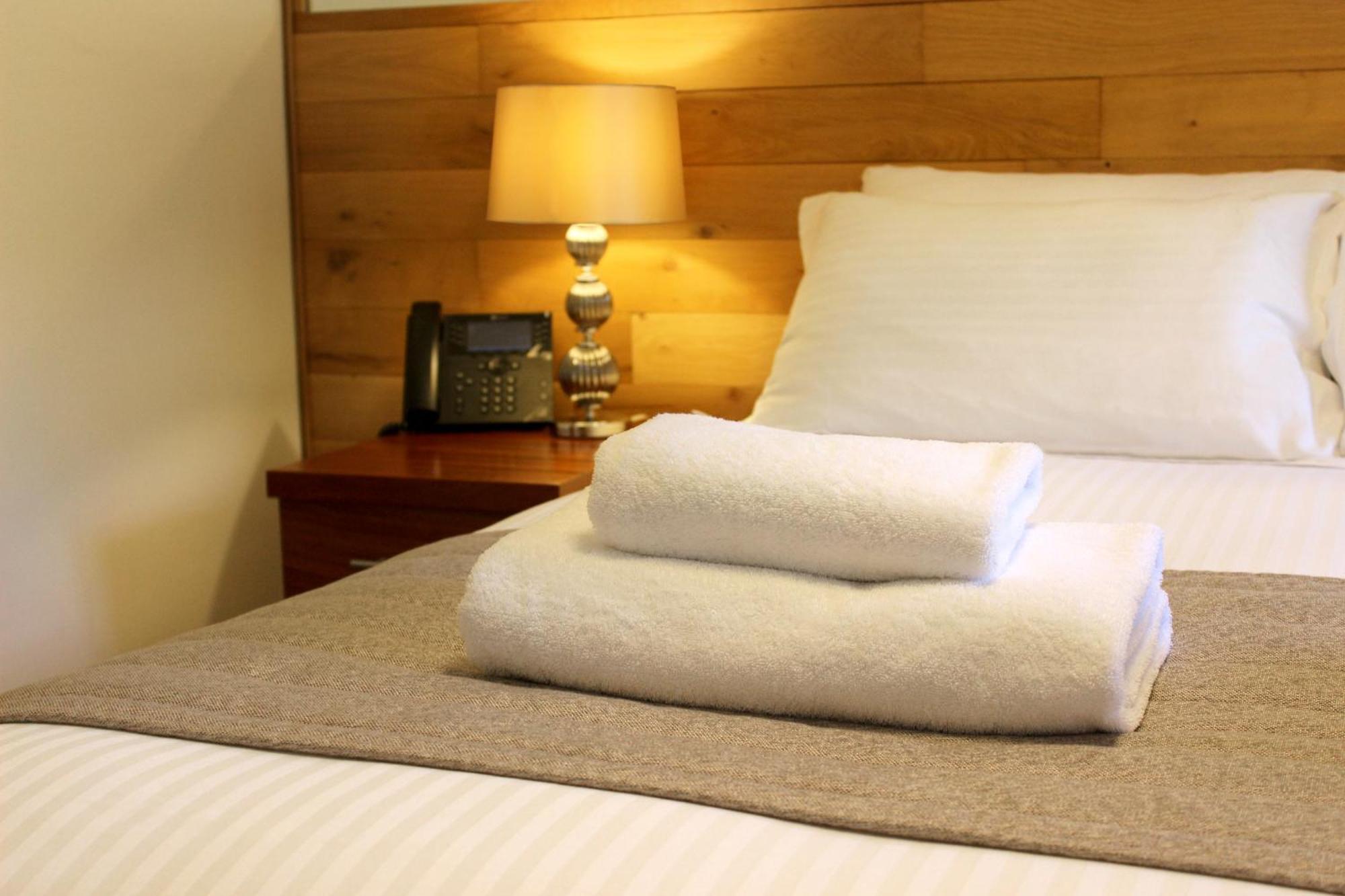 Отель Wickwoods Albourne Экстерьер фото