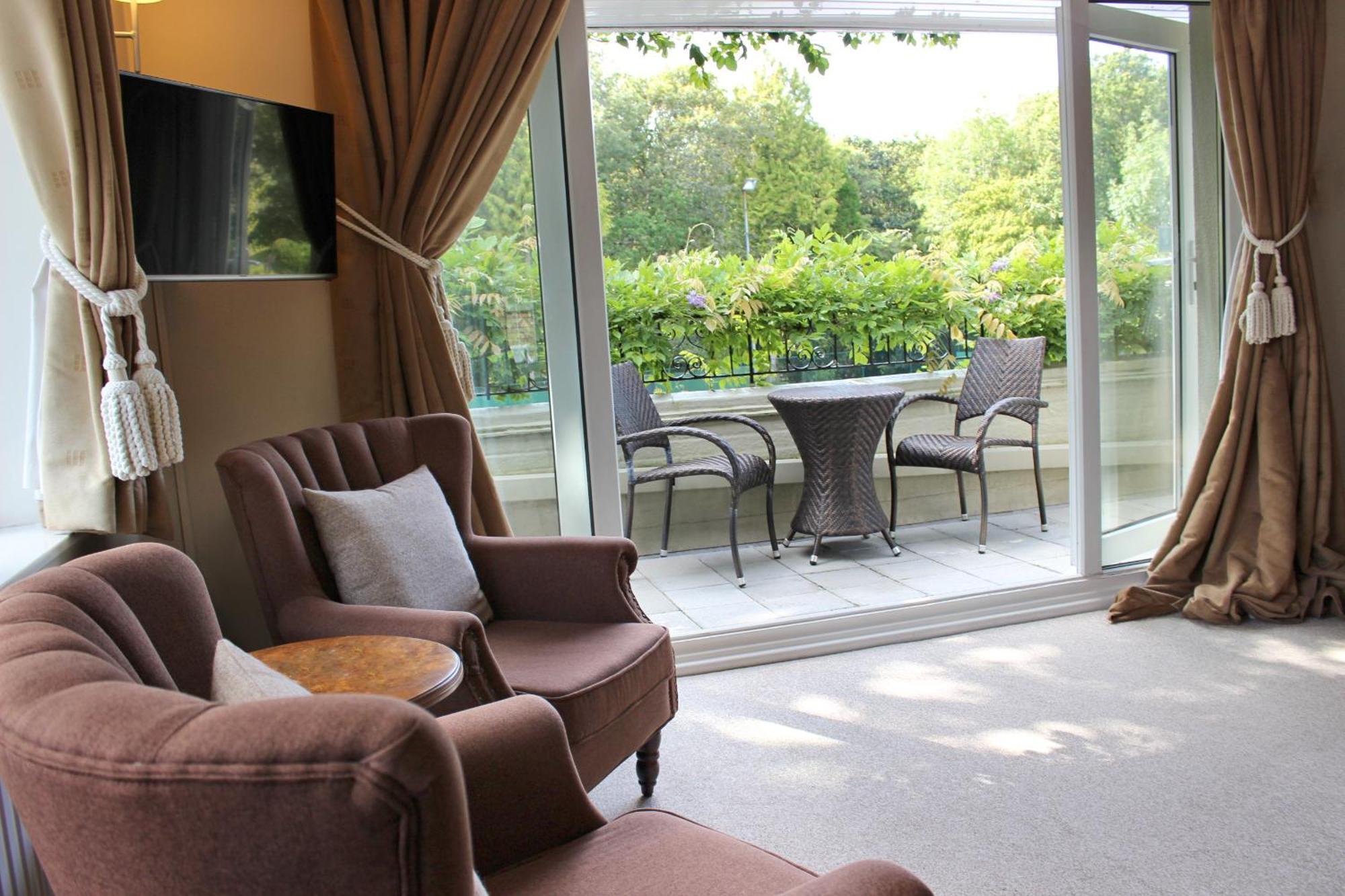Отель Wickwoods Albourne Экстерьер фото